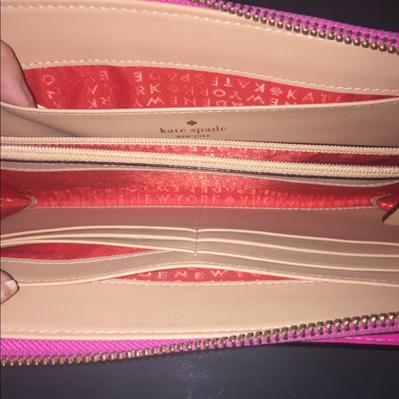 Kate Spade Wristlet Wellesley the perfect Hot Pink - Picture 4 of 7